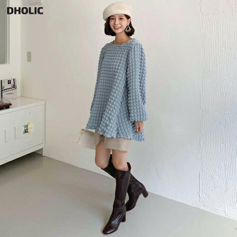 エンボスルーズブラウス・全4色・b65902 レディース 【bl】韓国ファッション トップス ブラウス 長袖 大人 ラウンドネック エンボス ルーズ 水色 ロング丈 スクエア 体型カバー ゴム 上品 シンプル フェミニン カジュアル 秋 春