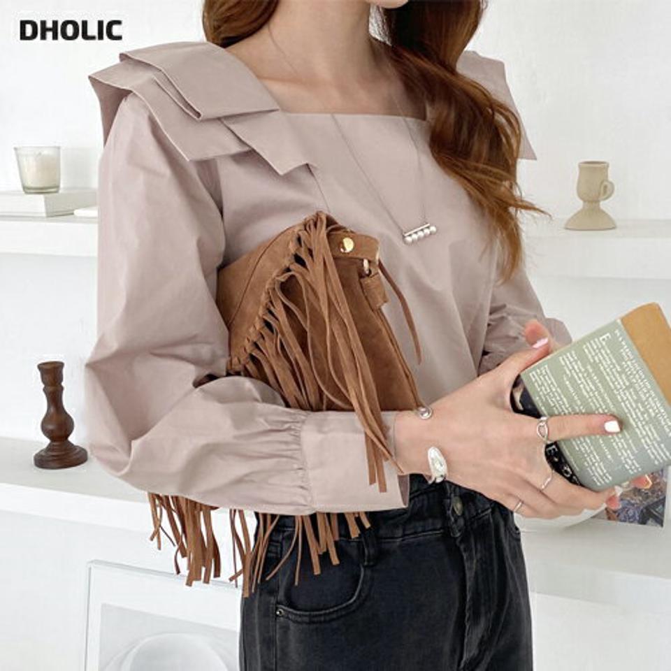 スクエアネックカラーブラウス・全3色・b70012 レディース 【bl】トップス ブラウス 長袖 スクエアネック デコルテ 鎖骨 単色 無地 フェミニン かわいい 春 秋 韓国ファッション ハイホリHIHOLLI