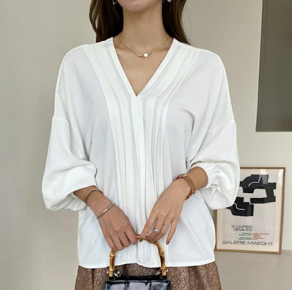 Vネックプリーツディテールブラウス・全3色・b00296 レディース 【bl】トップス ブラウス 七分丈 七分袖 7分丈 7分袖 Vネック プリーツ フェミニン 大人 春 秋 韓国ファッション ハイホリHIHOLLI