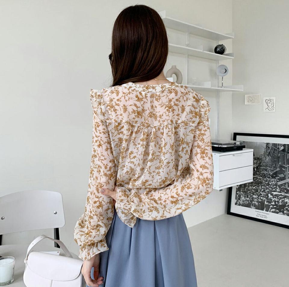 シャーリングフリルフラワーボタンブラウス・全3色・t00300 レディース 【bl】トップス ブラウス 長袖 花柄 フリル シャーリング フェミニン 上品 かわいい 大人 春 秋 韓国 ファッション ハイホリHIHOLLI