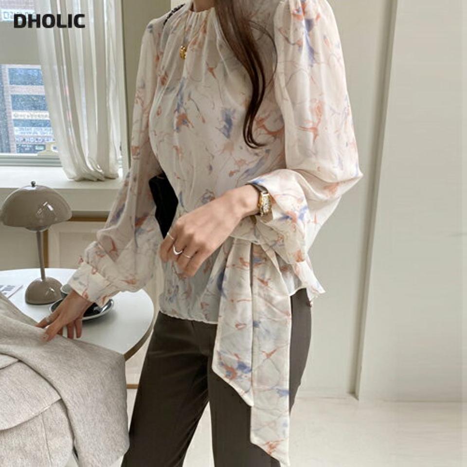 ストラップ付プリントブラウス・全2色・b00302 レディース 【bl】トップス ブラウス 長袖 総柄 プリント 透け感 上品 雰囲気 モダン 大人 春 秋 韓国ファッション ハイホリHIHOLLI