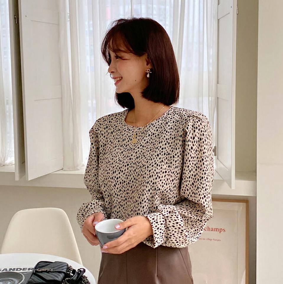 即日配送【只今30%OFF】レオパードパターンブラウス・全3色・t58115 レディース 【bl】韓国ファッション トップス ブラウス 長袖 大人 ラウンドネック ボリューム レオパード パターン 上品 フェミニン カジュアル 秋 春