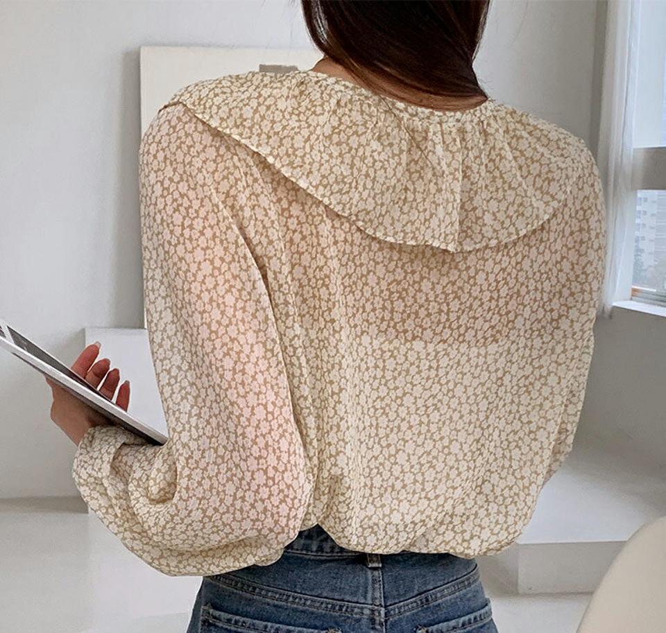 フリルフローラルブラウス・全2色・t58116 レディース 【bl】韓国ファッション トップス ブラウス 長袖 大人 フリル ボリューム フローラル パターン 花柄 Vネック 上品 フェミニン カジュアル 秋 春