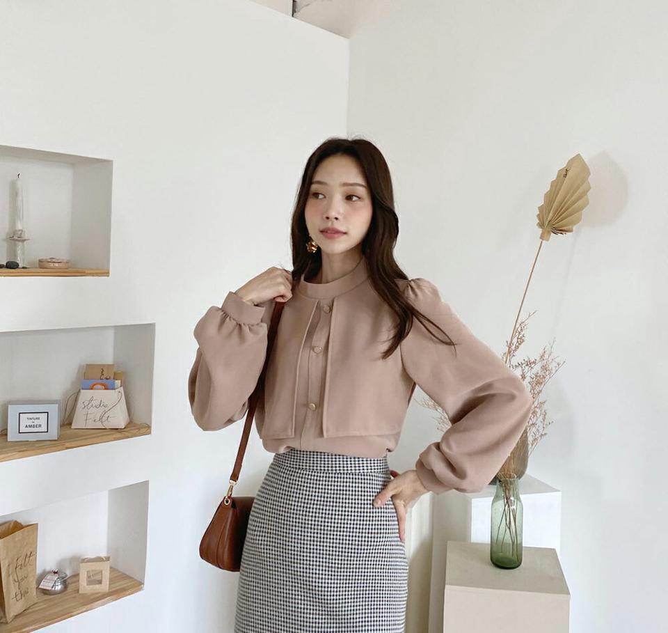 ≪人気商品再入荷≫ハーフネックケープ風ブラウス・全3色・b70112 レディース 【bl】 トップス ブラウス 長袖 大人 ケープ風 ハーフネック ボタン スリット パフスリーブ 上品 フェミニン 学校行事 オフィス 春 秋 韓国ファッション ハイホリHIHOLLI