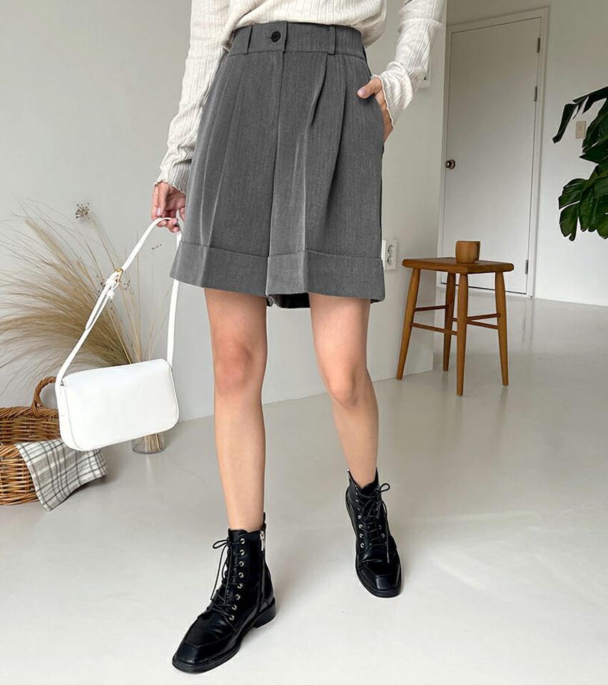 タックバックゴムハーフパンツ・全2色・t62773 レディース 【pt】韓国ファッション ボトムス ショート ショートパンツ ハーフパンツ タック ゴム スラックス風 美脚 ポケット ロールアップ 細身 足長 着痩せ 秋 春