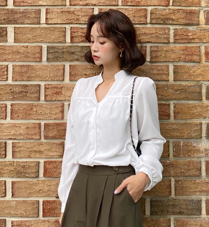 スリットバンドカラーギャザーブラウス・全4色・b62759 レディース 【bl】韓国ファッション トップス ブラウス 長袖 大人 スリット バンドカラー ギャザー ルーズ ロング丈 上品 シンプル フェミニン カジュアル ガーリー 秋 春