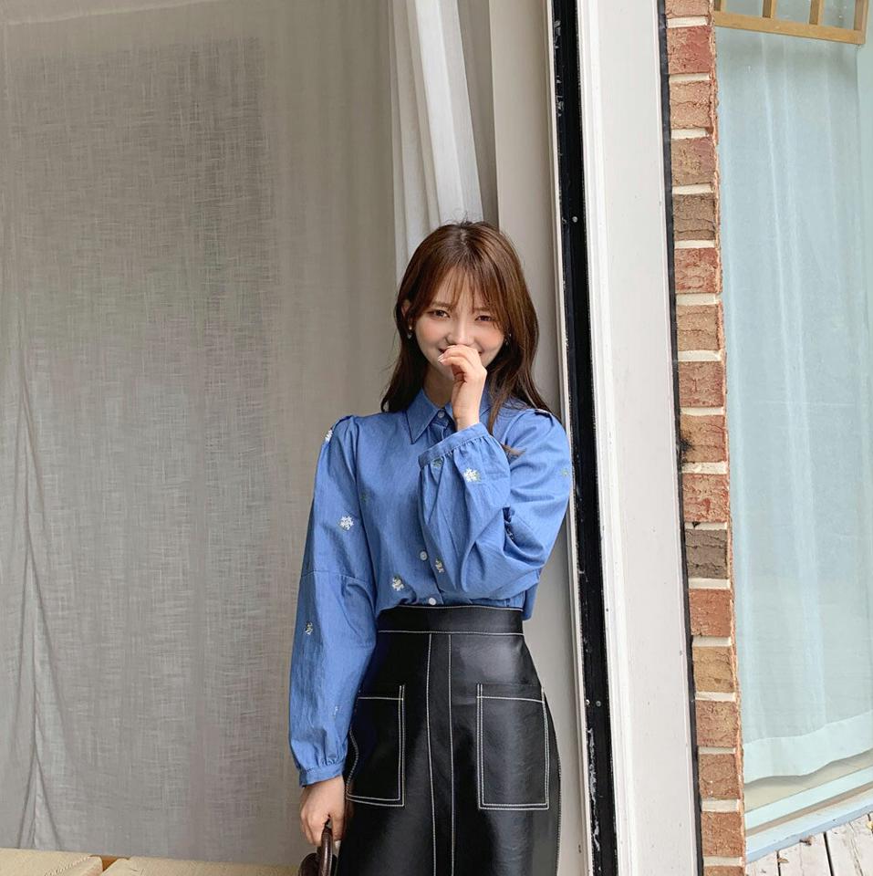 フローラル刺繍シャツ・全1色・t65059 レディース 【bl】韓国ファッション トップス シャツ 長袖 花柄 刺繍 シンプル パフスリーブ ポロ襟 ベーシック フェミニン 上品 体型カバー 細身 春 秋 NIJU