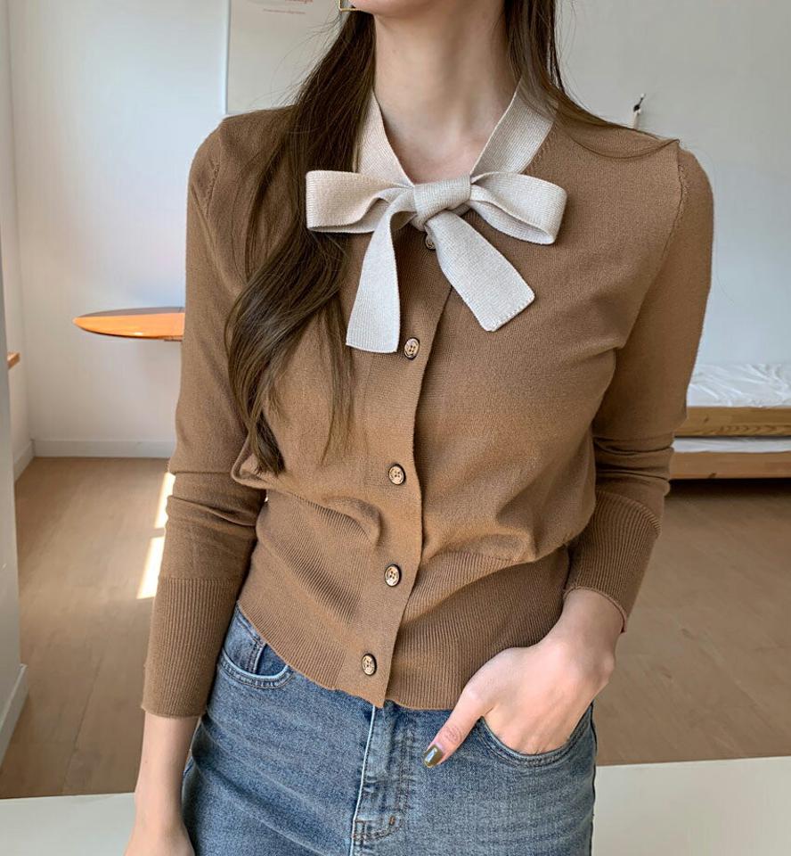 即日配送 リボン配色ボタンニット・全3色・b70096 レディース 【tops】 トップス ニット 長袖 ユニーク リボンネック ラブリー 配色 メリハリ 大人 シンプル 細身 体型カバー 上品 春 秋 韓国ファッション ハイホリHIHOLLI