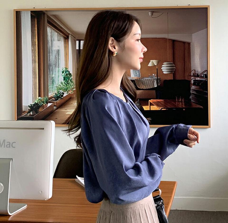 タックネックブラウス・全3色・t70120 レディース 【bl】 トップス ブラウス 長袖 大人 ユニーク タックネック オフィスカジュアル フェミニン ルーズ 上品 春 秋 韓国ファッション ハイホリHIHOLLI