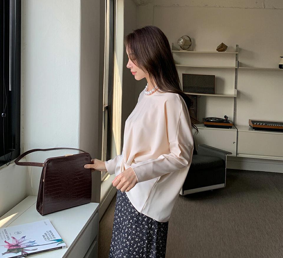 ツイストブラウス・全3色・b70123 レディース 【bl】 トップス ブラウス 長袖 大人 ユニーク ツイスト フェミニン カジュアル ルーズ 上品 アンバランス ヒップライン 春 秋 韓国 ファッション ハイホリHIHOLLI