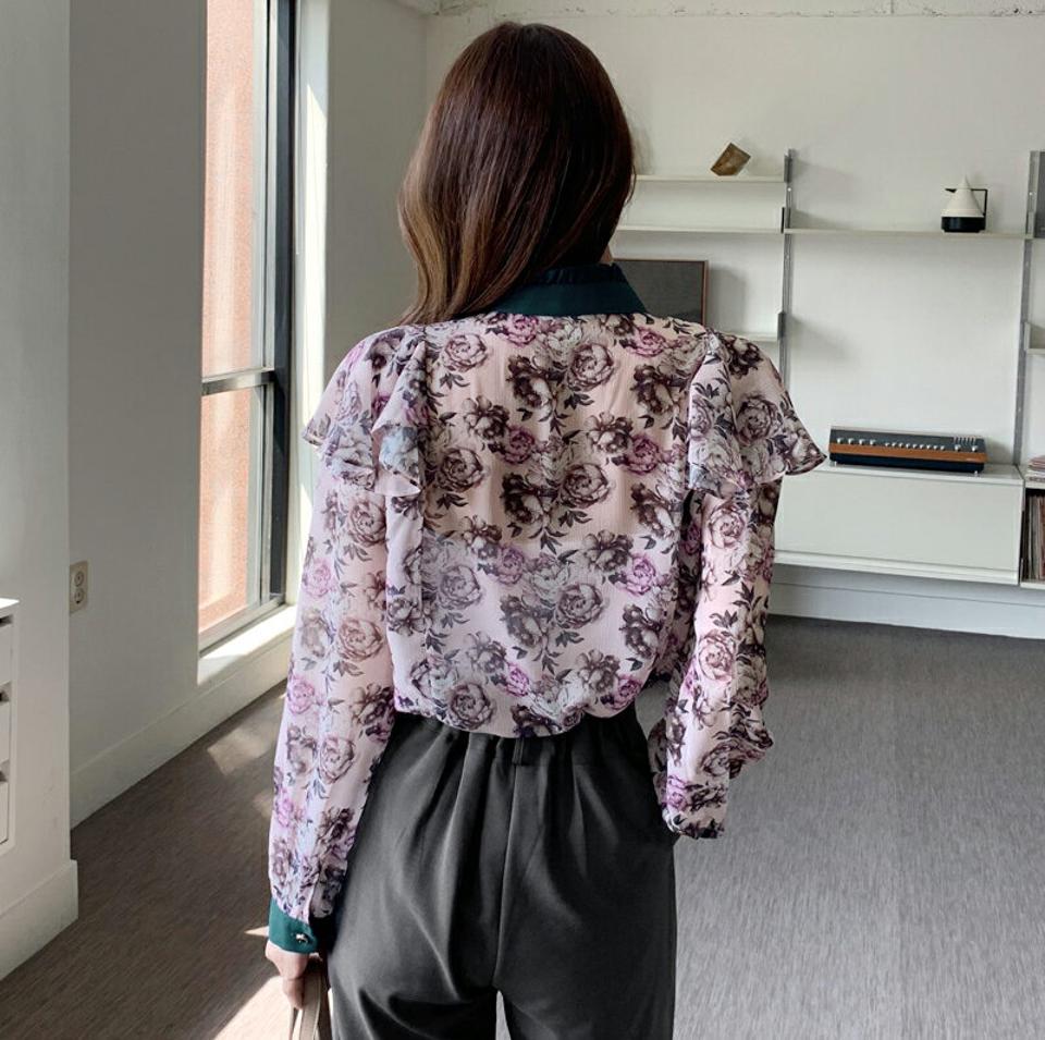 フラワーシフォンボタンブラウス・全2色・t70128 レディース 【bl】 トップス ブラウス 長袖 大人 ユニーク シフォン 花柄 フラワー パターン ハーフネック フェミニン カジュアル 上品 春 秋 韓国 ファッション ハイホリHIHOLLI