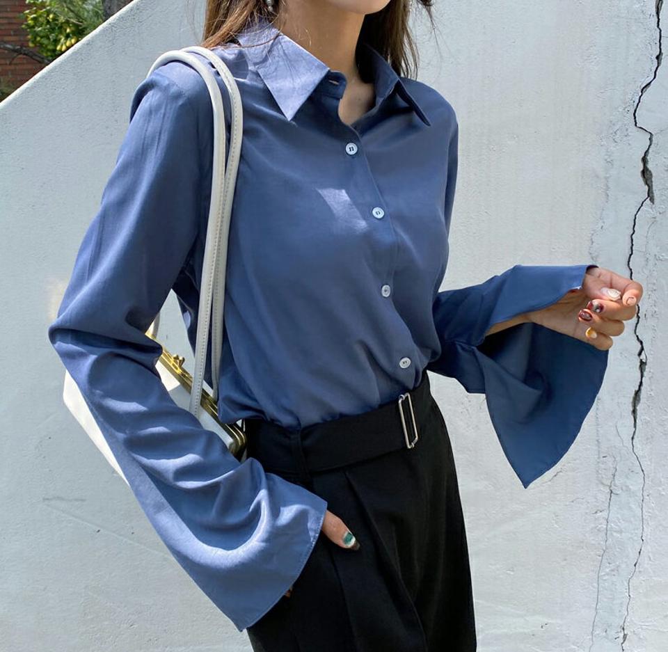 クロップドベルスリーブシャツ・全3色・t62830 レディース 【bl】韓国ファッション トップス シャツ 長袖 クロップド丈 ベルスリーブ ナチュラル ボタン ルーズ シンプル 上品 フェミニン カジュアル 高級感 体型カバー ガーリー 秋 春