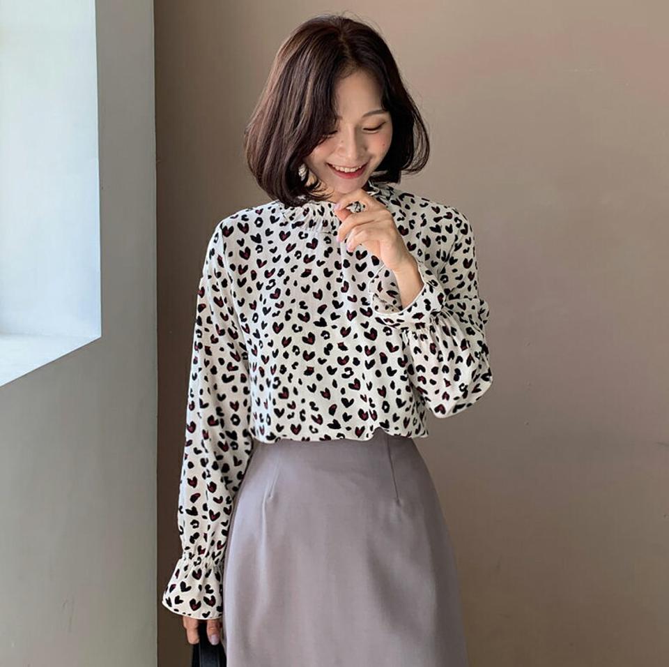 ハートレオパードブラウス・全3色・t62801 レディース 【bl】韓国ファッション トップス ブラウス 長袖 ハーフネック 大人 ハート レオパード フリル ロング丈 上品 シンプル フェミニン カジュアル ガーリー 秋 春