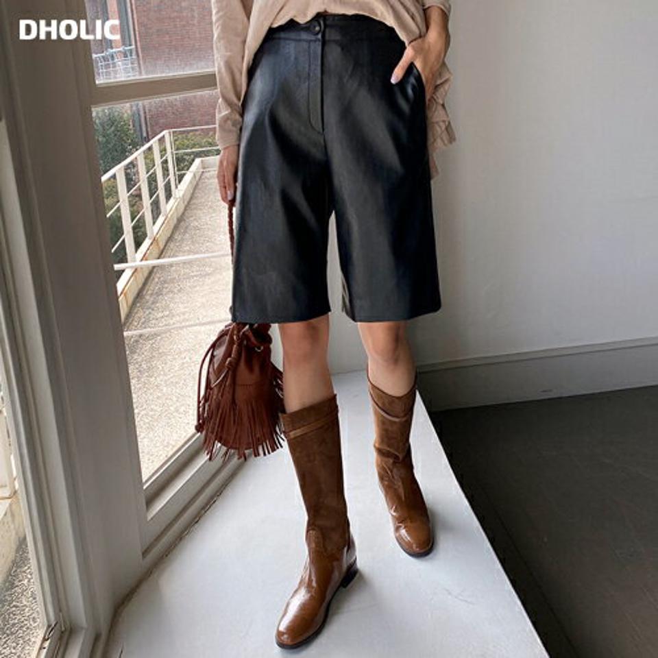 フェイクレザーハーフパンツ・全3色・t62833 レディース 【pt】韓国ファッション ボトムス ショート ショートパンツ ハーフパンツ フェイクレザー 合皮 ストレート ダーツ ハーフ丈 美脚 ポケット ボタン スクールガール 足長 着痩せ 秋 春