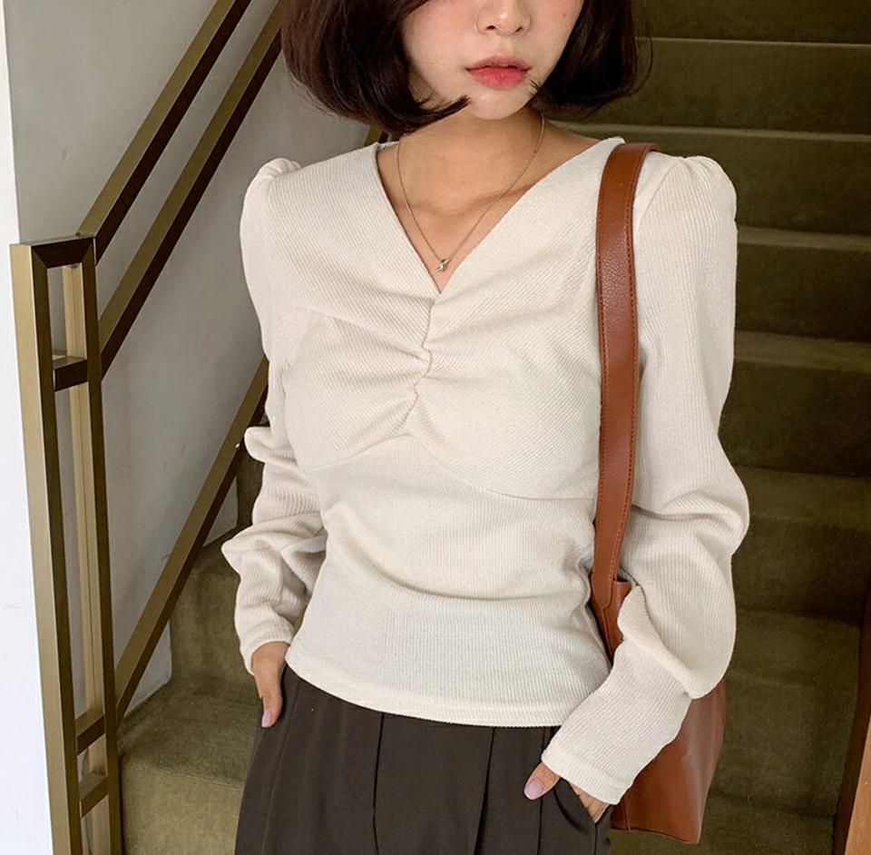 【10%OFF】ギャザーVネックニット・全4色・t62829 レディース 【tops】韓国ファッション トップス ニット 大人 長袖 Vネック ギャザー スリム シンプル カジュアル ルーズ ガーリー 細身 フェミニン 上品 デイリー 秋 春 knセール