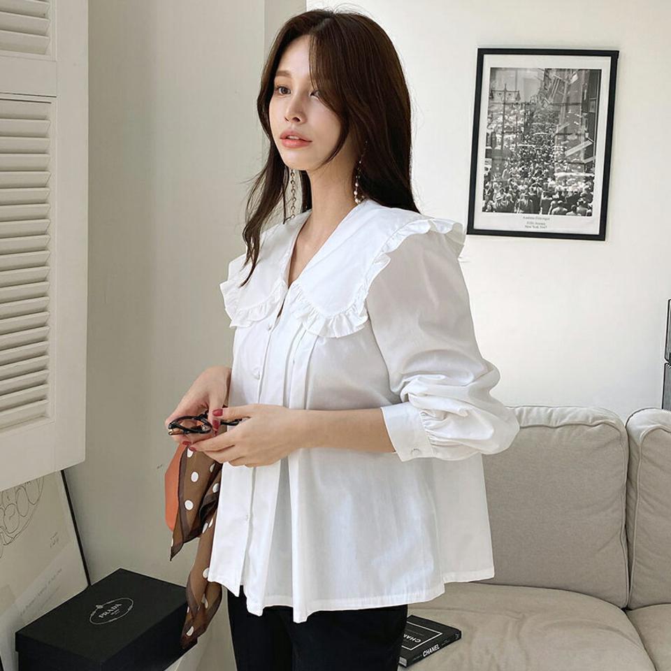 ビッグカラーくるみボタンブラウス・全2色・t70172 レディース 【bl】 トップス ブラウス 長袖 大人 ユニーク ビッグカラー 小顔 フェミニン 襟コン カジュアル パフ Vネック 上品 フリル 春 秋 韓国ファッション ハイホリHIHOLLI