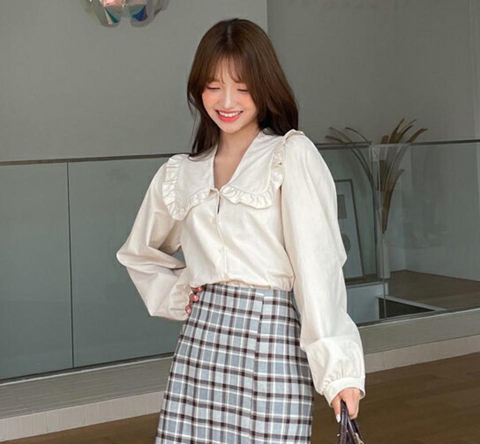 ビッグフリルカラーブラウス・全4色・t00882 レディース 【bl】韓国ファッション トップス ブラウス 長袖 シンプル ビッグカラー フリル パフスリーブ フェミニン ボタン 上品 体型カバー 細身 ガーリー 春 秋 NIJU