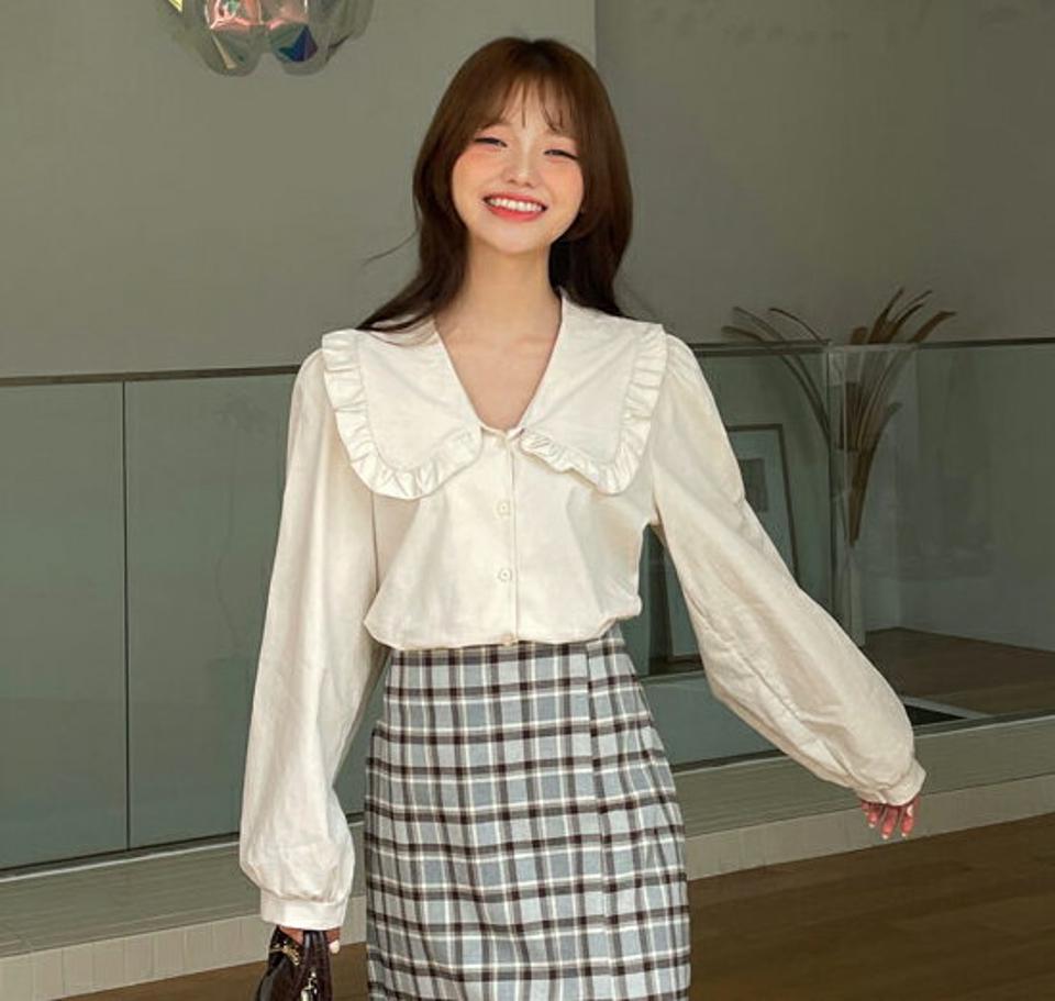 ビッグフリルカラーブラウス・全4色・t00882 レディース 【bl】韓国ファッション トップス ブラウス 長袖 シンプル ビッグカラー フリル パフスリーブ フェミニン ボタン 上品 体型カバー 細身 ガーリー 春 秋 NIJU