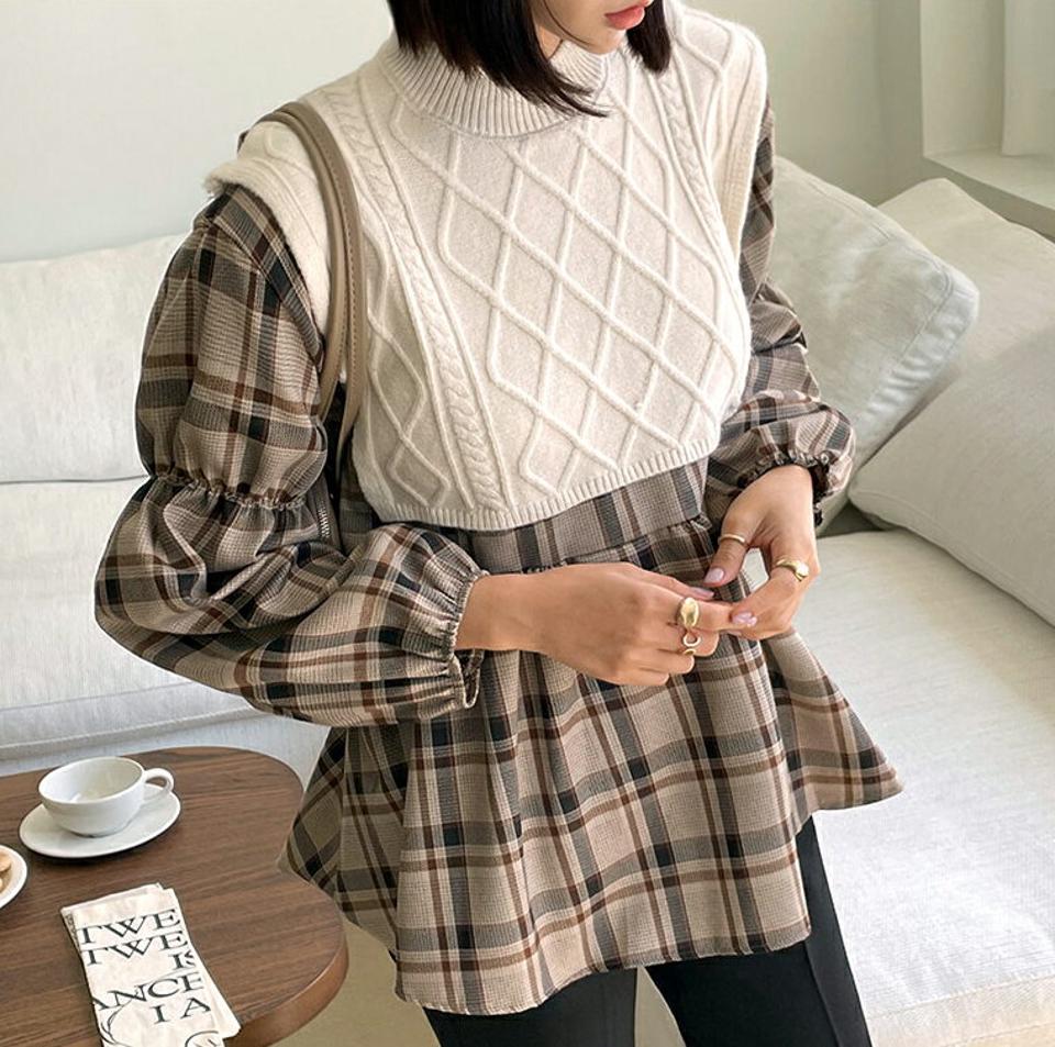 【スーパーセール特価】ニットコントラストチェックブラウス・全2色・b58150 レディース 【bl】韓国ファッション トップス ブラウス 長袖 ハーフネック ケーブル編 チェック ニット レイヤード ロング丈 上品 シンプル フェミニン カジュアル 体型カバー ガーリー 秋 春