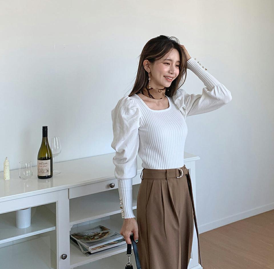 リブボタンパフニット・全3色・b58149 レディース 【tops】韓国ファッション トップス ニット 年上 大人 長袖 スクエアネック リブ ボタン パフスリーブ デコルテ クロップド丈 シンプル カラーニット フェミニン カラーアイテム 上品 秋 春