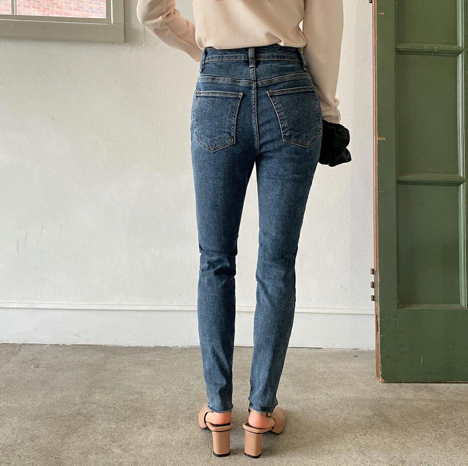 カットオフスキニーデニムパンツ・全2色・t65131 レディース 【pt】韓国ファッション ボトムス パンツ ロング ロングパンツ デニムパンツ デニム カットオフ スキニー 美脚 スリム ポケット 細身 足長 体型カバー カジュアル 春 秋 NIJU