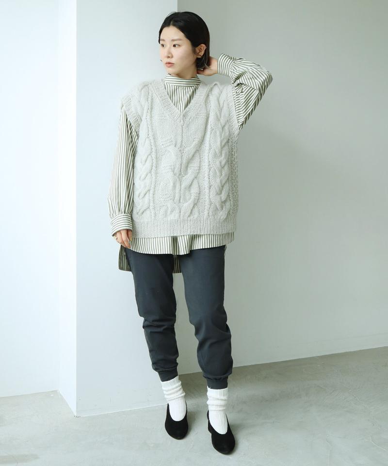 〇モヘヤケーブルハンドニットベスト（cardo fabrica）