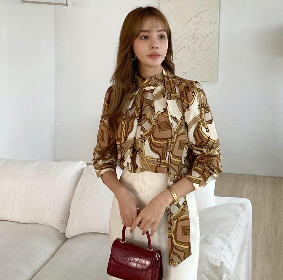 パターンリボンブラウス・全3色・b00043 レディース 【bl】 トップス ブラウス 長袖 パターン リボン ハイネック ボタン 大人 ユニーク フェミニン 上品 春 秋 韓国ファッション ハイホリHIHOLLI