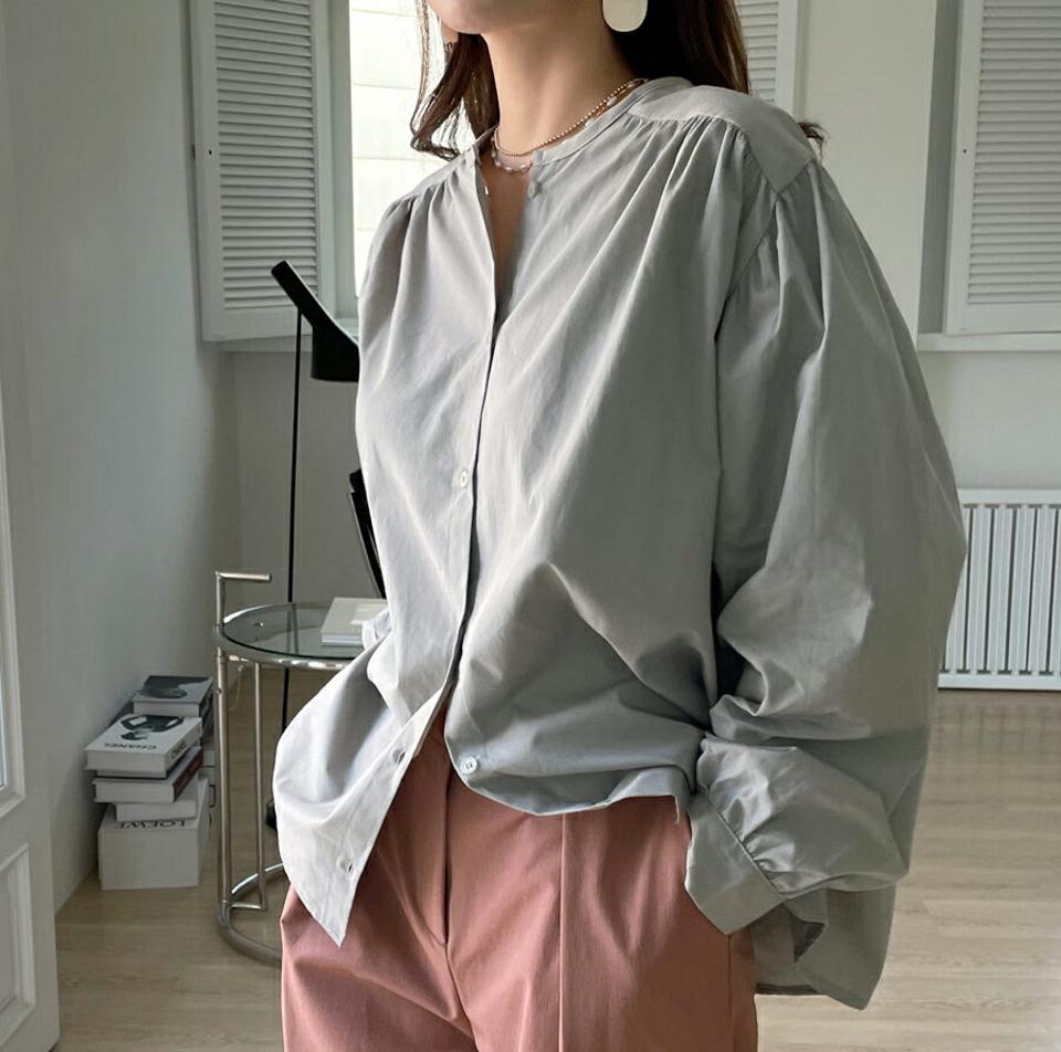 ギャザーパフスリーブブラウス・全4色・t00042 レディース 【bl】 トップス ブラウス 長袖 ギャザー パフスリーブ コットン ボタン 大人 ユニーク フェミニン 上品 春 秋 韓国ファッション ハイホリHIHOLLI