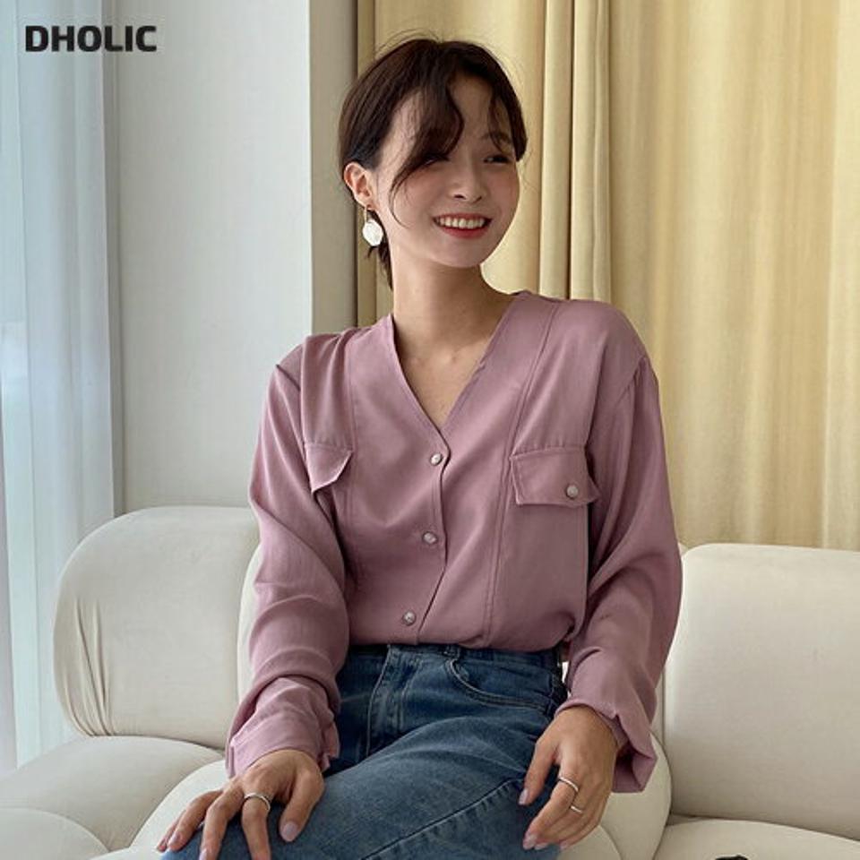 フラップルーズフィットブラウス・全3色・t64995 レディース 【bl】韓国ファッション トップス ブラウス 長袖 Vネック 大人 フラップ ルーズ 上品 ベーシック ピンク シンプル ボタン フェミニン カジュアル ガーリー 無地 秋 春
