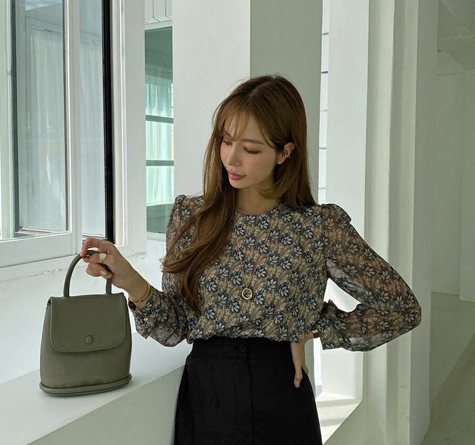 ペイズリーシフォンフラワーブラウス・全3色・70281 レディース 【bl】 トップス ブラウス 長袖 シフォン ペイズリー 花柄 ビンテージ パターン ラウンドネック 大人 ユニーク フェミニン 上品 春 秋 韓国 ファッション ハイホリHIHOLLI