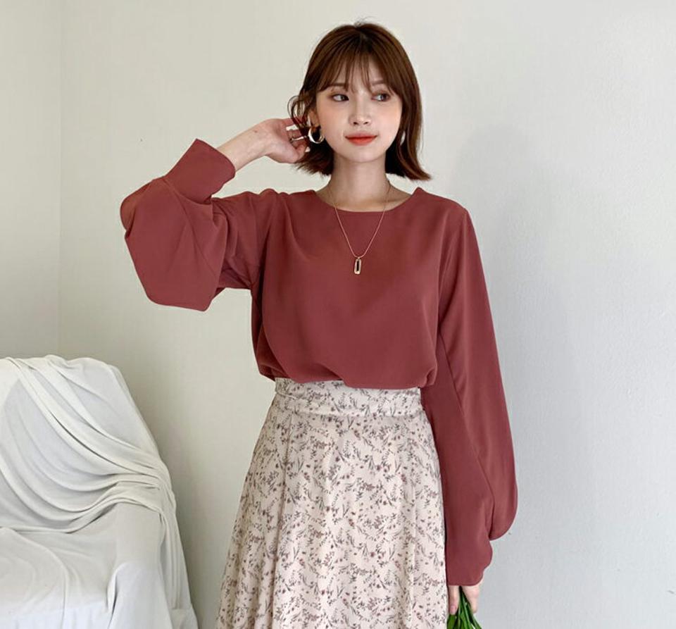 ≪人気商品再入荷≫ラウンドパフブラウス・全1色・e65475 レディース 【bl】韓国ファッション トップス ブラウス 長袖 ラウンドネック パフスリーブ シフォン 無地 ベーシック 上品 シンプル フェミニン 学校行事 オフィスカジュアル ガーリー 秋 春