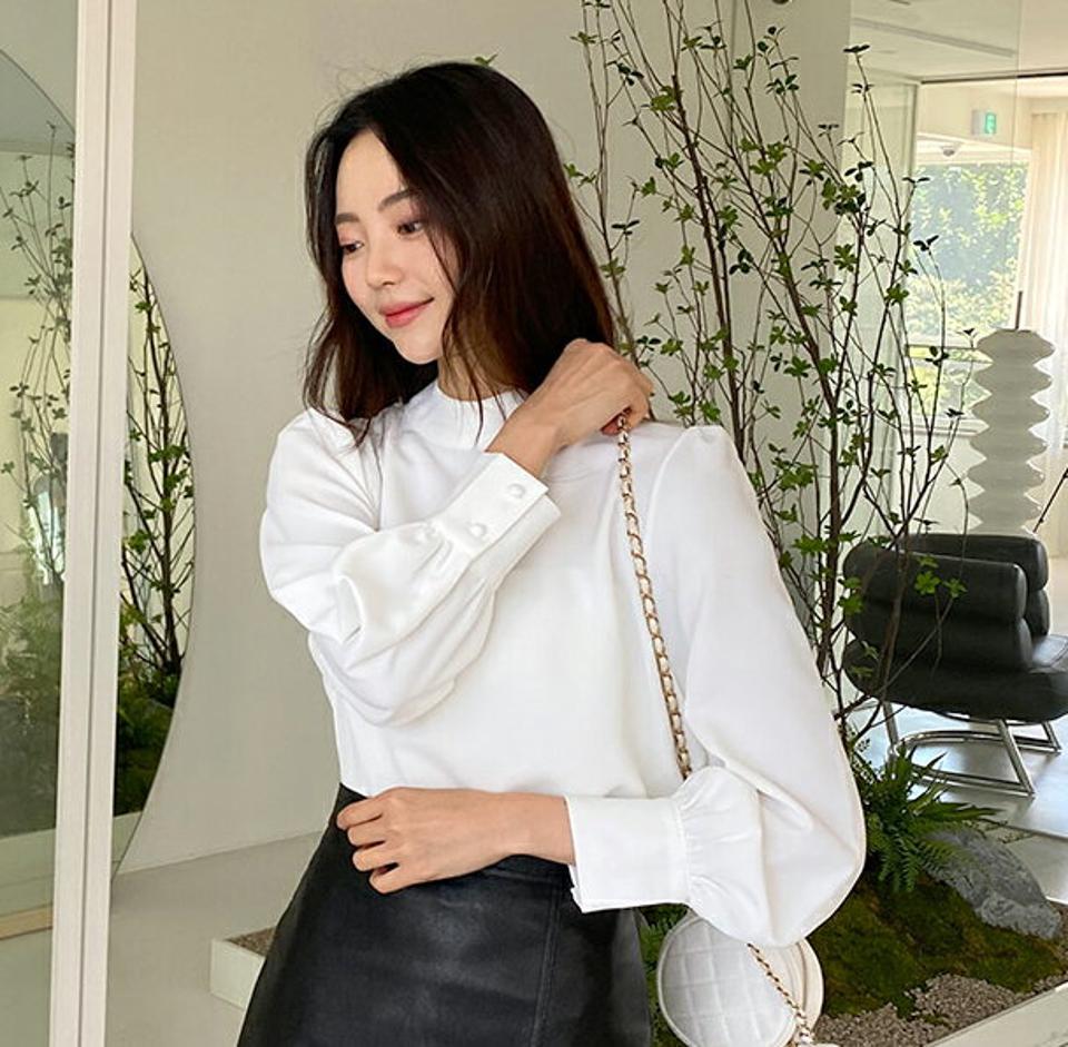 ハーフネックギャザースリーブブラウス・全2色・b65516 レディース 【bl】韓国ファッション トップス ブラウス 長袖 ハーフネック 大人 ギャザー スリーブ 上品 シフォン カフス シンプル ボタン フェミニン カジュアル 体型カバー ガーリー 秋 春