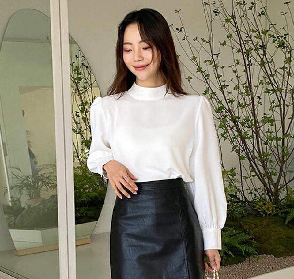 ハーフネックギャザースリーブブラウス・全2色・b65516 レディース 【bl】韓国ファッション トップス ブラウス 長袖 ハーフネック 大人 ギャザー スリーブ 上品 シフォン カフス シンプル ボタン フェミニン カジュアル 体型カバー ガーリー 秋 春