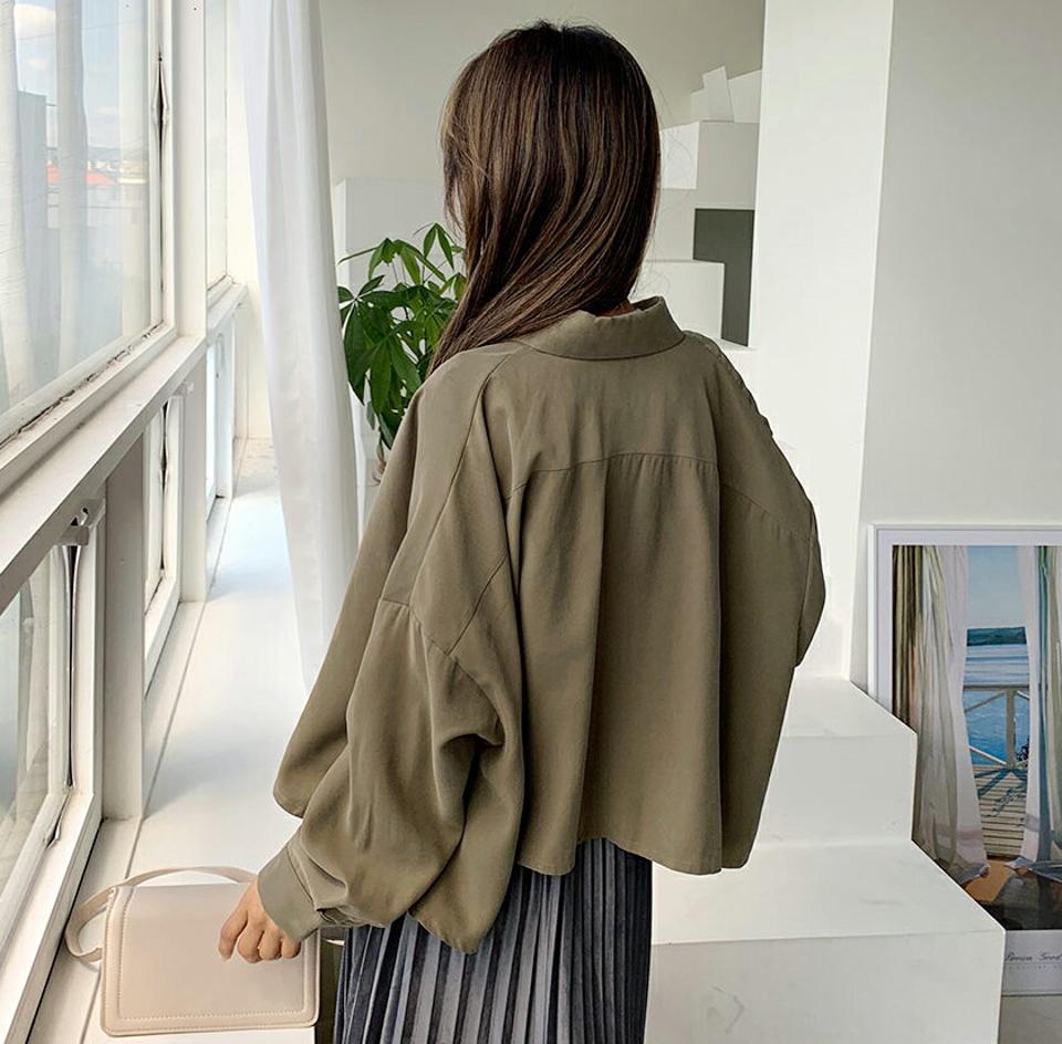 フレアクロップドシャツ・全4色・t65542 レディース 【bl】韓国ファッション トップス シャツ 長袖 クロップド丈 フレア ワイド ショート丈 ボタン 大きいサイズ ルーズ シンプル 上品 フェミニン カジュアル 高級感 体型カバー ガーリー 秋 春