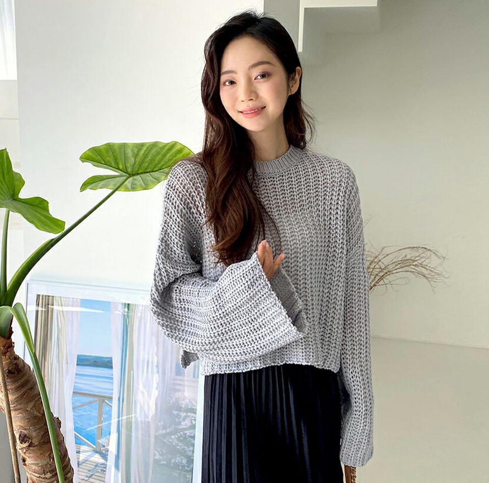 ラウンドクロップドニット・全5色・t65521 レディース 【tops】韓国ファッション トップス ニット 長袖 ラウンドネック クロップド丈 スリット ルーズ ボリュームショート丈 フェミニン カラーニット 紫 ざっくり 肉厚 プルオーバー ハロウィン 秋 春