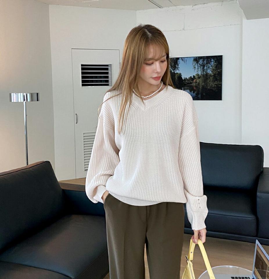 ルーズフィットVネックニット・全5色・t70189 レディース 【tops】 トップス 長袖 パンチング Vネック ルーズ ゆったり デコルテ あたたかい ユニーク やわらかい 体型カーバー 上品 冬 春 秋 韓国ファッション ハイホリHIHOLLI 年上