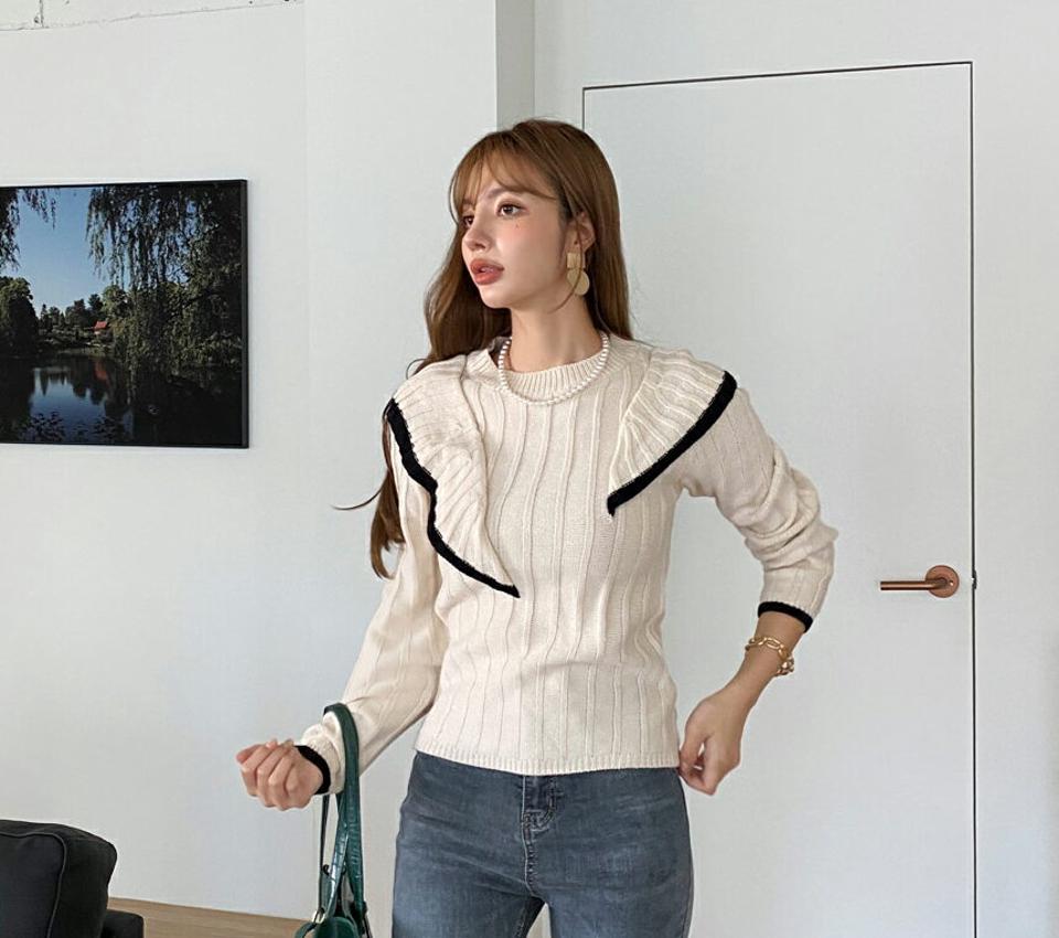 アンバランスフリル配色ニット・全2色・b70194 レディース 【tops】 トップス ニット 長袖 フリル 配色 ラウンドネック あたたかい ユニーク やわらかい 大人 細身 体型カバー 上品 冬 春 秋 韓国ファッション ハイホリHIHOLLI