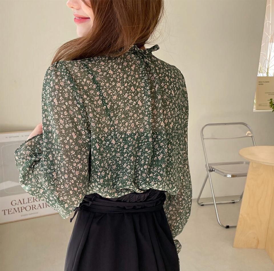 【スーパーセール特価】ビンテージ風フラワーフリルブラウス・全2色・b65197 レディース 【bl】韓国ファッション トップス ブラウス 長袖 Vネック ビンテージ風 花柄 フラワー フリル シンプル フェミニン スリム 上品 体型カバー ガーリー 春 秋 NIJU