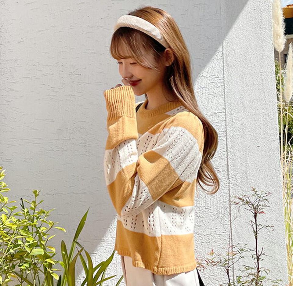 【大感謝祭特価】ボーダーパンチングクロップドニット・全4色・65201 レディース 【tops】韓国ファッション トップス ニット 長袖 ラウンドネック ボーダー パンチング クロップド丈 柄 ゆったり フェミニン シンプル デイリー カラーニット 黄色 秋 冬 NIJU セール