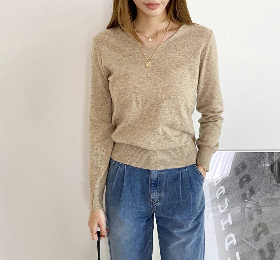 Vネックニット・全4色・t70241 レディース 【tops】 トップス ニット 長袖 Vネック ユニーク デコルテ スリム ゆったり ルーズ やわらかい 体型カバー 上品 冬 春 秋 韓国ファッション ハイホリHIHOLLI