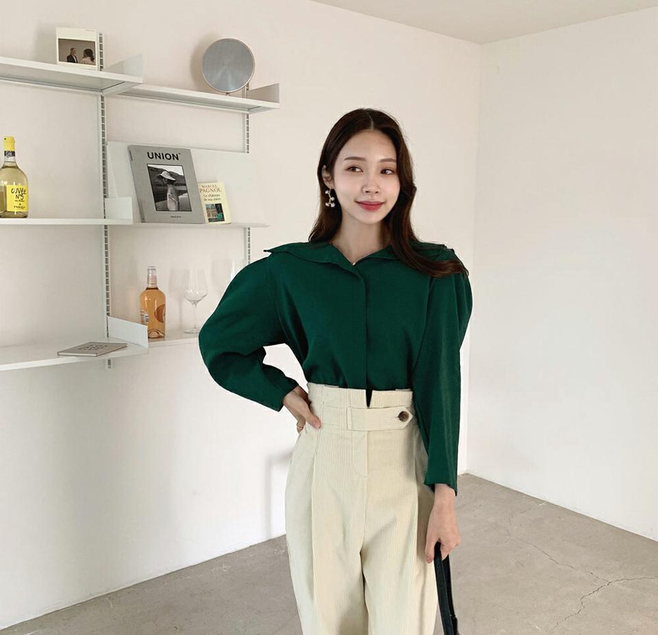 2WAYオーバーネックボタンブラウス・全3色・70251 レディース 【bl】 トップス ブラウス 長袖 2WAY オーバーネック Vネック ラッフル 大人 ユニーク フェミニン 上品 春 秋 韓国 ファッション ハイホリHIHOLLI