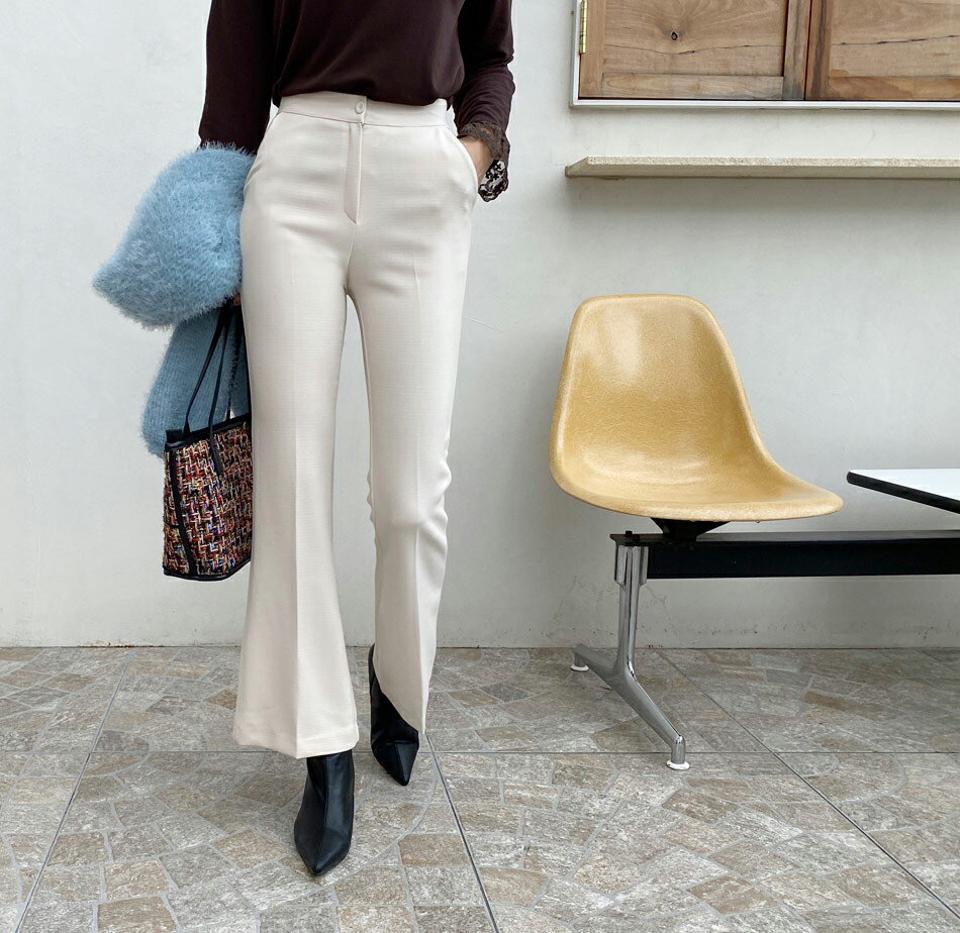 即日配送 スリムフレアスラックスパンツ・全4色・t70263 レディース 【pt】 ボトムス ロング ロングパンツ スラックス フレア ベーシック スリム フィット タイト 体型カバー 足長 着痩せ カジュアル 春 秋 韓国ファッション ハイホリHIHOLLI