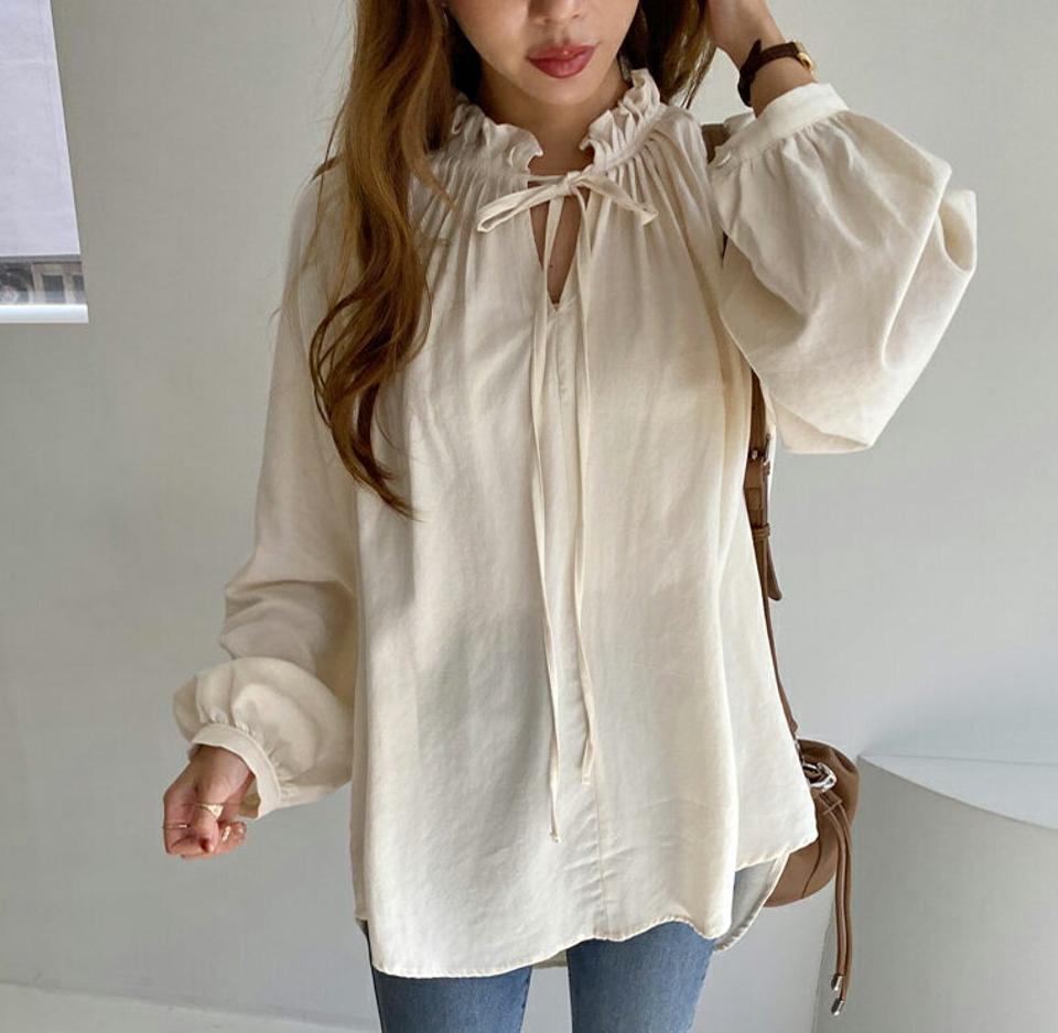 ストラップルーズブラウス・全3色・t00366 レディース 【bl】 トップス ブラウス 長袖 フリル ストラップ プリーツ コットン リボン 楽ちん カジュアル 大人 ユニーク フェミニン 上品 春 秋 韓国ファッション ハイホリHIHOLLI