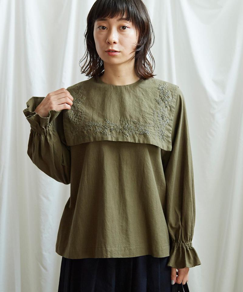 ○フラワーステッチ刺繍　セーラーブラウス（Lene non finito）