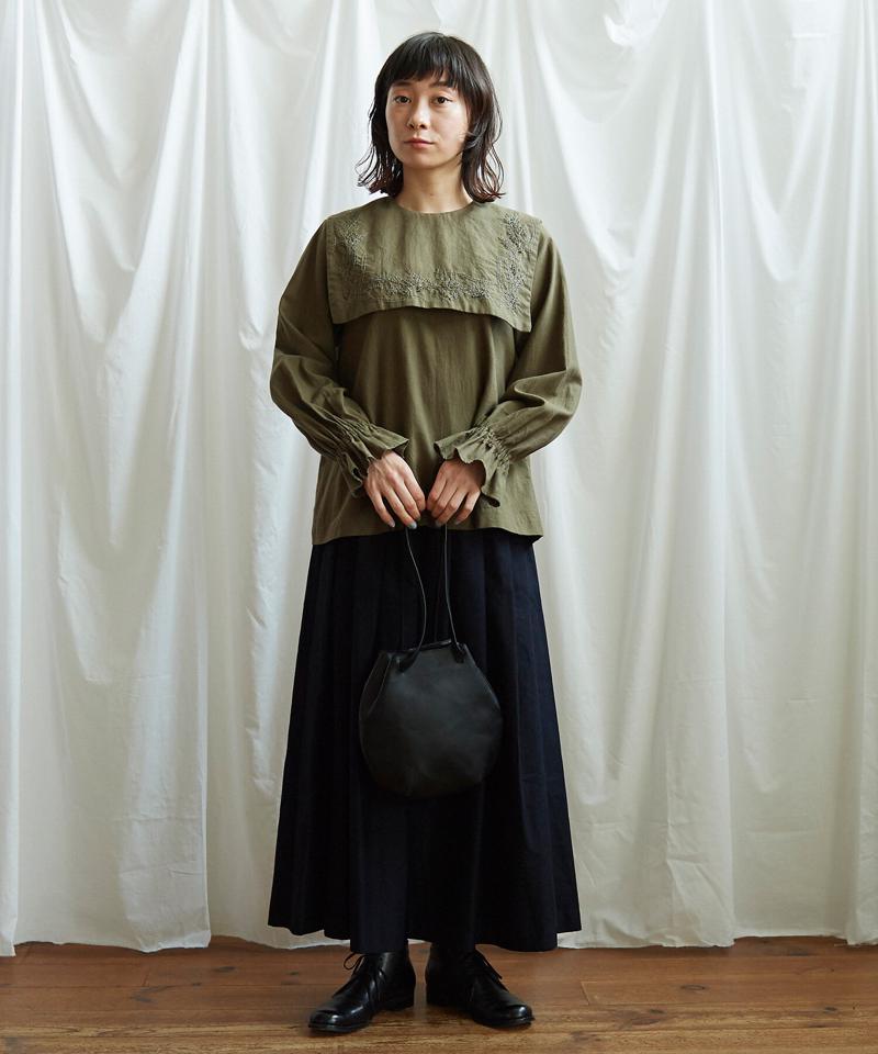 ○フラワーステッチ刺繍　セーラーブラウス（Lene non finito）