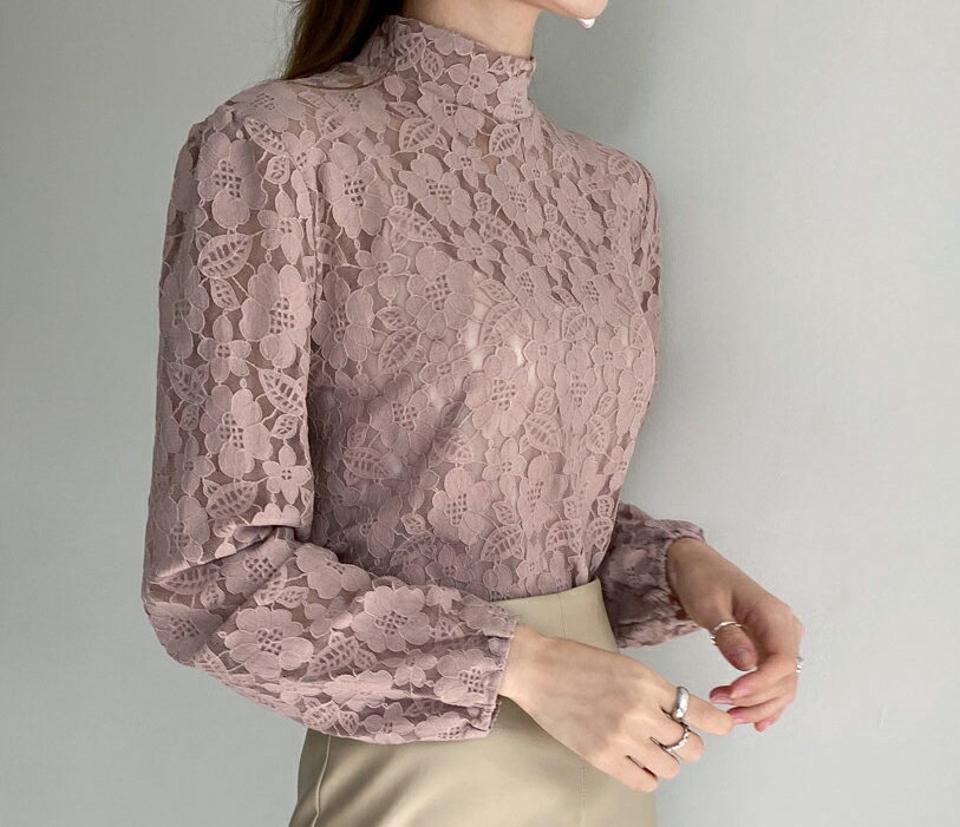 ≪人気商品再入荷≫レースパフブラウス・全4色・t00400 レディース 【bl】 トップス ブラウス 長袖 レース フラワー パターン 透け感 パフ ハーフネック 花柄 カジュアル 大人 ユニーク フェミニン 春 秋 韓国 ファッション ハイホリHIHOLLI