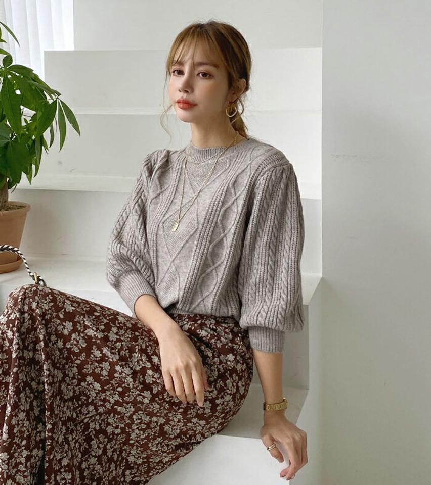 ツイストパフニット・全3色・b00083 レディース 【tops】 トップス 長袖 ウール 8分丈 八分丈 パフスリーブ ツイスト ラウンドネック ルーズ ゆったり ベーシック フェミニン 体型カバー 上品 冬 春 秋 韓国ファッション ハイホリHIHOLLI