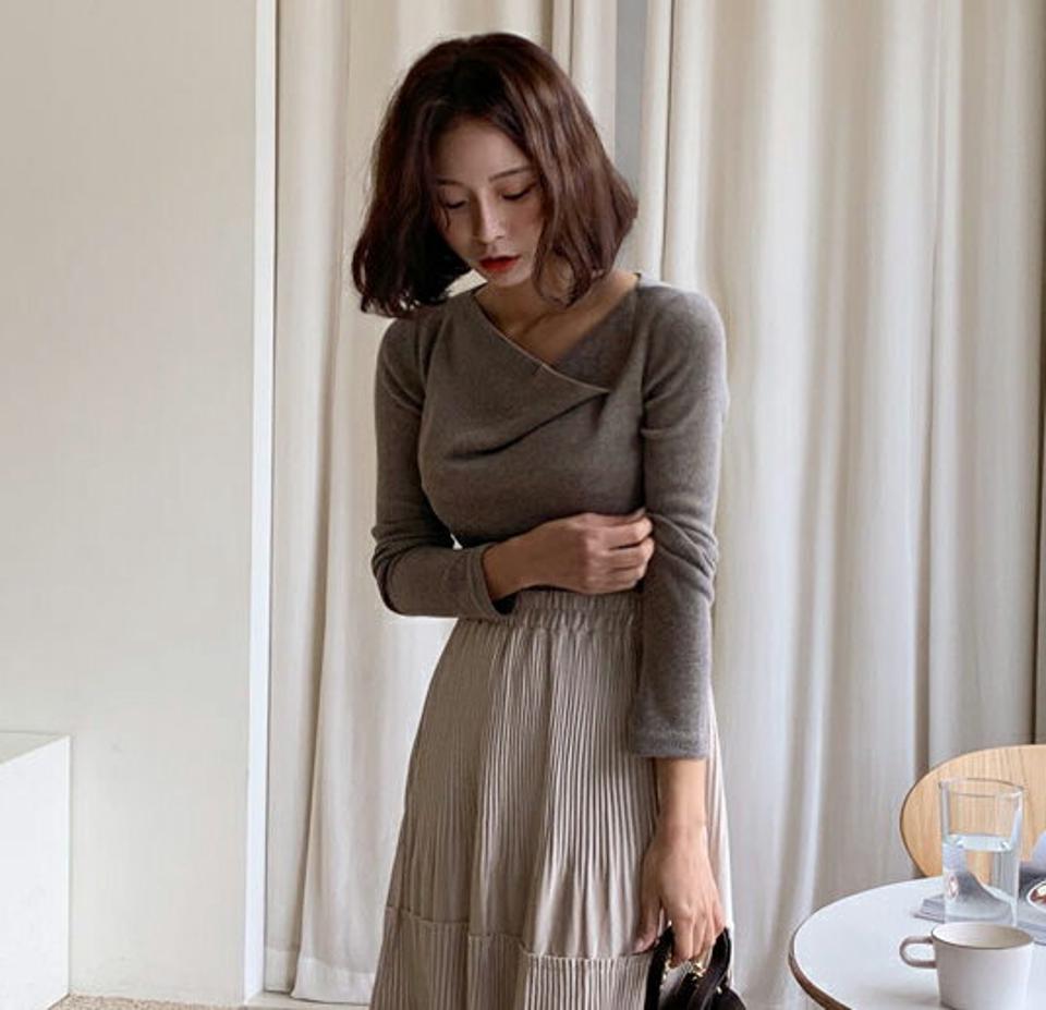 【只今10%OFF】ネックディテールニット・全3色・t65545 レディース 【tops】韓国ファッション トップス ニット 大人 長袖 ネックディテール リブ 無地 ベーシック シンプル カジュアル スリム ガーリー 体型カーバー 細身 フェミニン 上品 秋 冬【NIT】