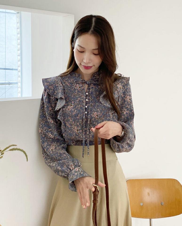 花柄フリルリボンボタンブラウス・全3色・t70339 レディース 【bl】 トップス ブラウス 長袖 フリル 花柄 ストラップ リボン 楽ちん カジュアル 大人 ユニーク フェミニン 上品 春 秋 韓国ファッション ハイホリHIHOLLI