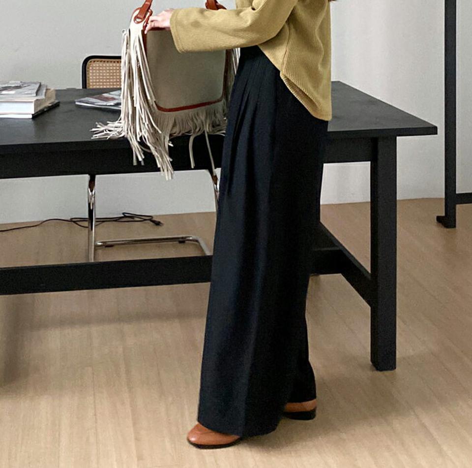 ツーボタンタックワイドスラックス・全3色・t70410 レディース 【pt】 ボトムス ロング ロングパンツ スラックス ワイド ストレート スリム オフィスカジュアル ベーシック 体型カーバー 足長 着痩せ 春 秋 韓国 ファッション ハイホリHIHOLLI